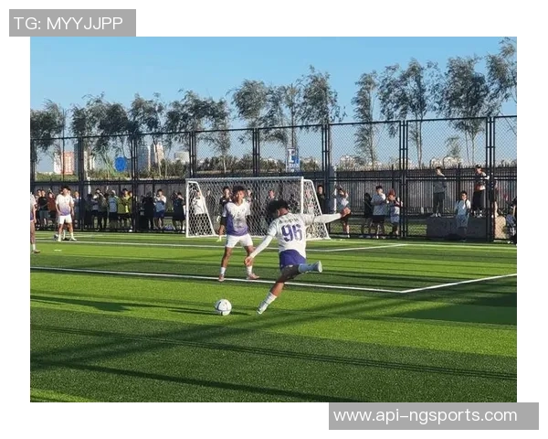 天河体育中心激情四溢足球球赛点燃城市热情与梦想 天河体育中心激情四溢足球球赛点燃城市热情与梦想