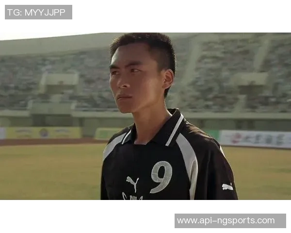 少林足球中的黄金右脚传奇与足球精神的完美结合